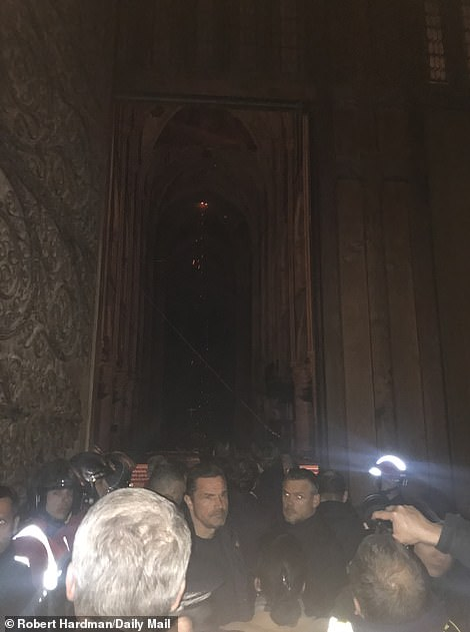 Primele imagini din interiorul Catedralei Notre Dame, dupa incendiu. Ce a mai rămas din simbolul Parisului