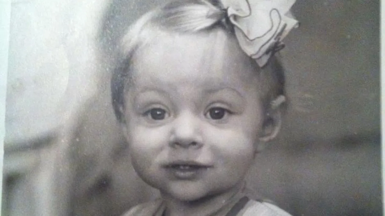 Ai dreptul la trei incercari, dar iti va lua o viata sa recunosti persoana din imagine! Indicii: e celebra si canta