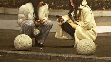 Alina Pușcău și Olga Barcari, duo de senzație! After-party la sol, direct pe trotuar