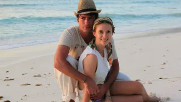 Adela Popescu şi-a luat concediu după 2 ani de muncă! Vezi dacă a cerut-o de soţie Radu Vâlcan în Seychelles