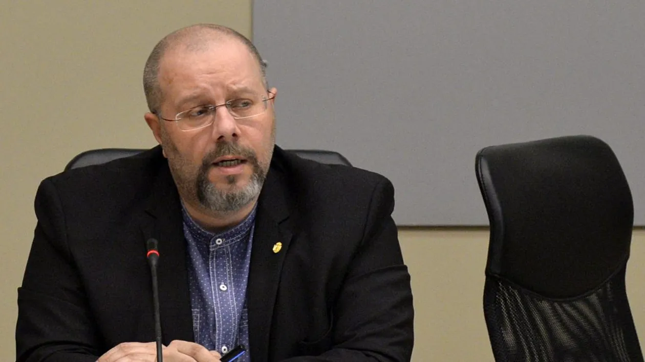 Românii aflați în carantină în hoteluri de lux, comportant halucinant: “Scuipă și înjură oamenii care le aduc mâncare”