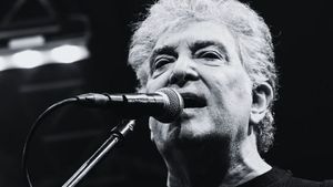 De ce a murit Iulian Mugurel Vrabete de la Holograf? Fanii au simțit că ceva nu este în regulă