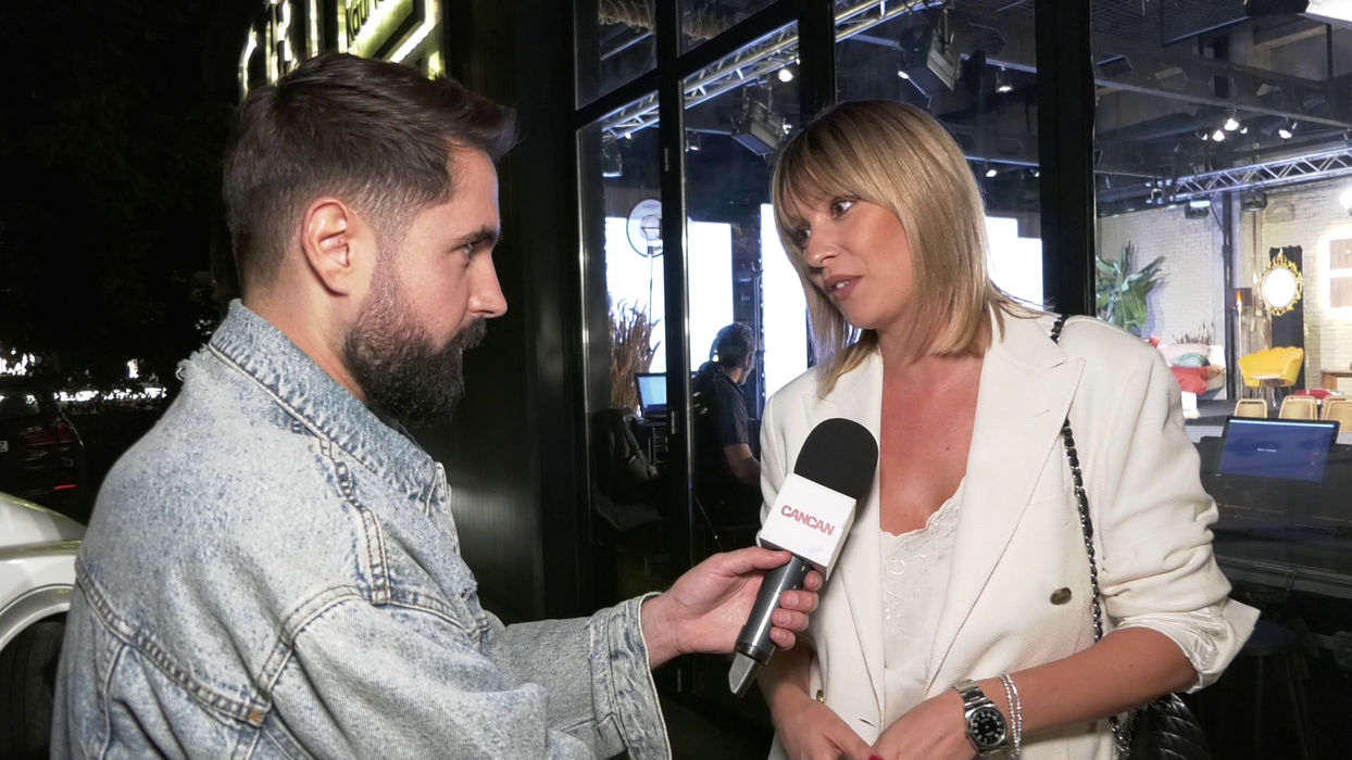 Diana Dumitrescu: "Am făcut un copil, am devenit mamă, schimbarea a avut loc în această perioadă de trei destul de dificili. Mi-a fost foarte greu la început, tocmai pentru că eram o persoană mondenă și îmi plăcea să socializez, să ies foarte mult în oraș, să vorbesc cu oameni și așa mai departe!"