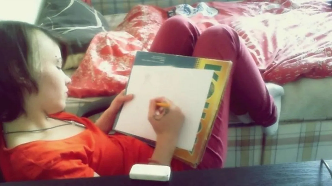 Talentul ascuns al Ellei, fosta castigatoare de la Dansez pentru tine! Vezi ce desene ies din mâinile ei