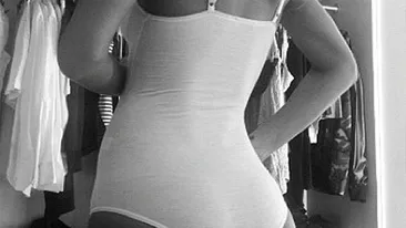 Incredibil! Rihanna n-a sărbătorit Valentine's Day cu Chris Brown, dar el i-a trimis cel mai ameţitor buchet... de marijuana!