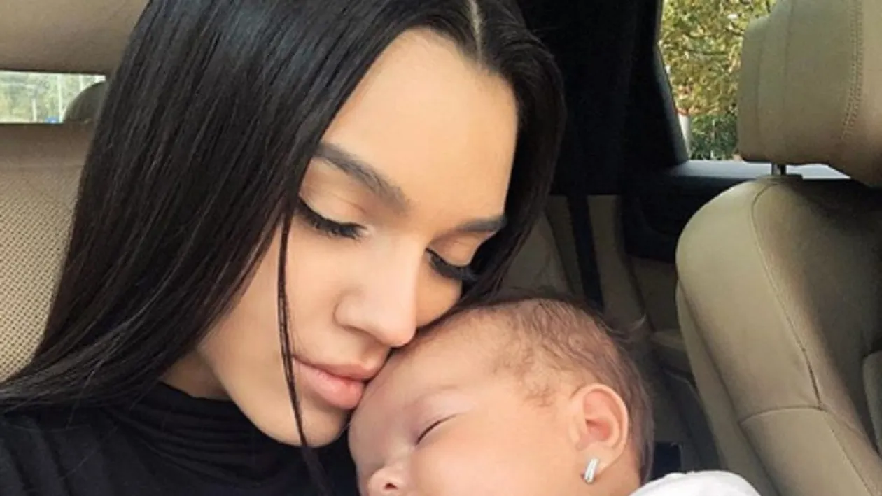 Carmen Simionescu, dezvăluiri sincere despre viața de mămică: „E greu, în condițiile în care am două ajutoare”