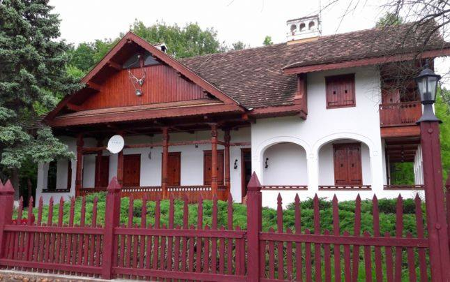 Cabana de la Reșca a lui Ceaușescu poate fi închiriată de turiști