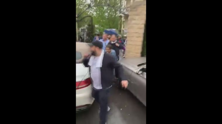 Ce rușine! Florin Salam a fugit de la o nuntă, în timp ce cânta. Imaginile au devenit virale pe Internet