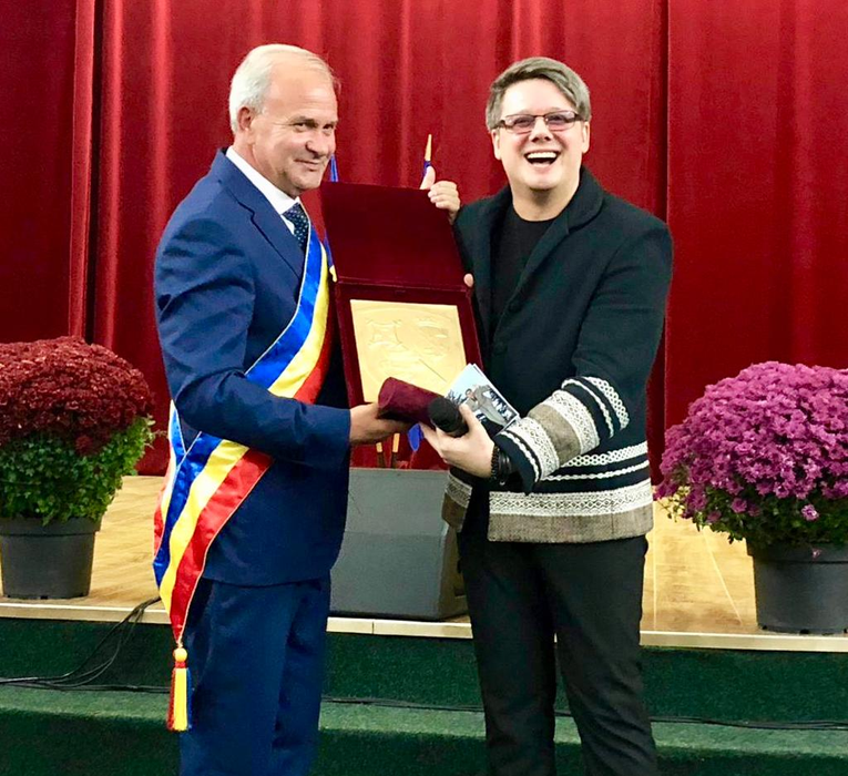 Artistul a devenit cetățean de onoare al orașului Vălenii de Munte!