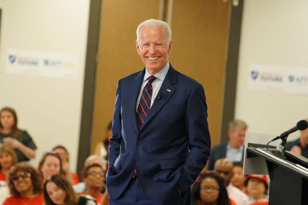 Alegerile din SUA, văzute de vedeta din „Liicenii”. „Trump a devenit de nesuferit, iar campania lui Biden are iz socialist”