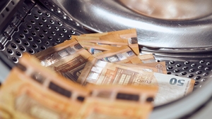 Curs valutar 19 mai 2021: Cât valorează un euro și un dolar