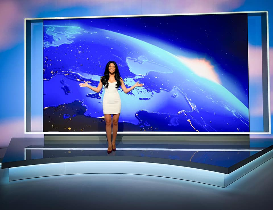 Primul job în televiziune pentru Corina Caragea a fost la “Surprize, Surprize”, dar a demisionat după 3 luni. Ce i-a spus Andreea Marin, fosta ei șefă, înainte să plece