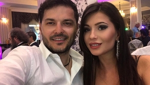 Anda Călin şi-a etalat burtica de gravidă într-o rochie mulată! Prietenele au rămas uimite: ”Nici nu zici că ai 6 luni”