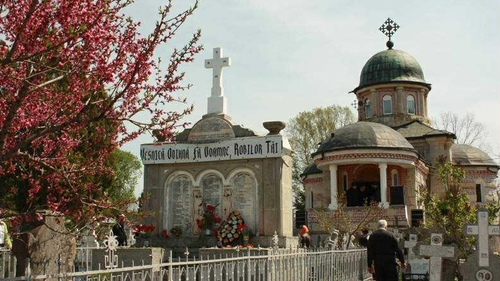 83 de ani de la tragedia de la Costesti! In Vinerea Mare au ars de vii in biserica 116 copii!