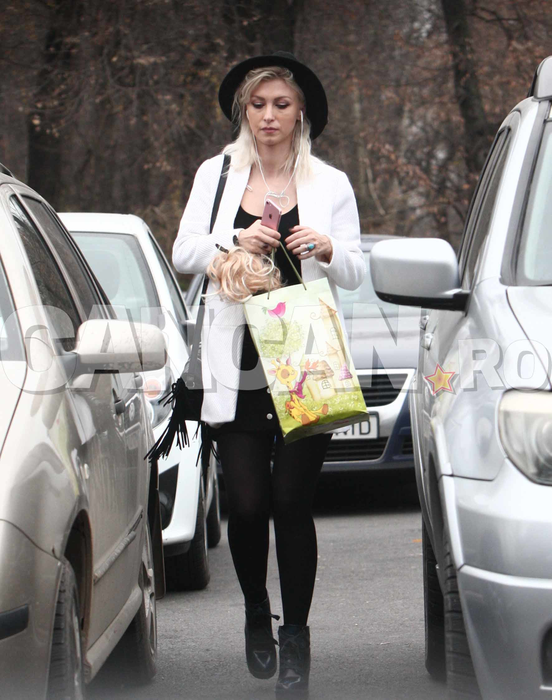 Andreea Bălan e o ”mămică slim fit”! Şi-a revenit fantastic la o lună după ce a născut!