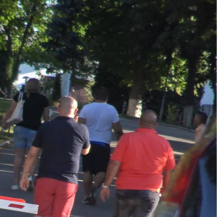 Verii lui Leo s-au rugat pentru pedepsirea agresorilor