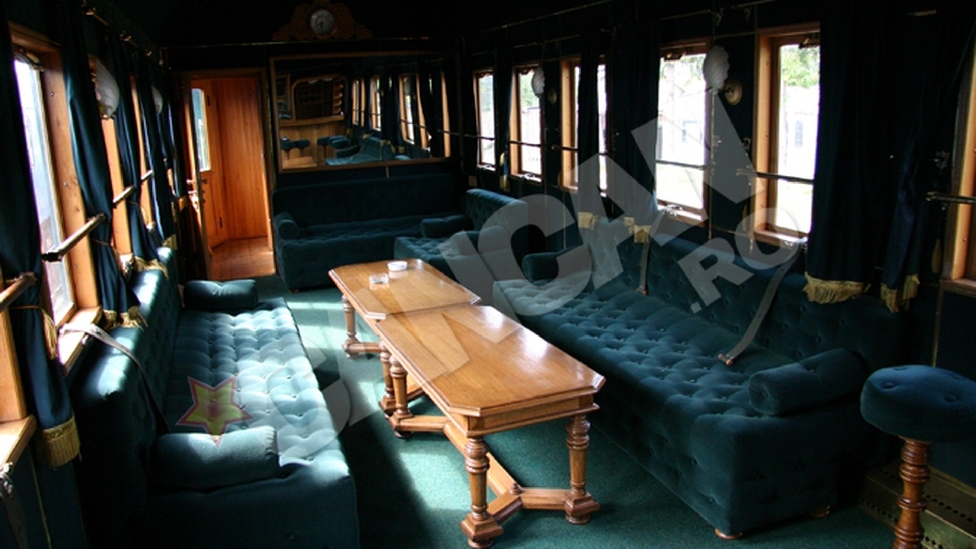 Transport ca la sfarsitul secolului 19! Tren de epoca pentru pelerinii care viziteaza Bucovina