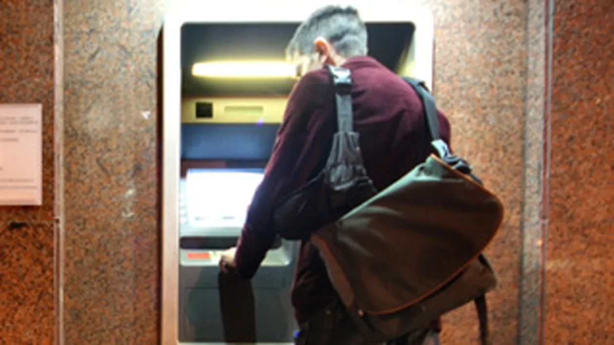 Bancomatele sunt la fel de murdare ca toaletele publice