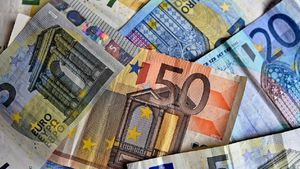 Curs valutar BNR 7 octombrie 2020. Veste proastă pentru românii cu rate și chirii în euro! Moneda a crescut alarmant