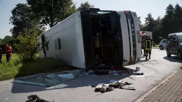 PLANUL ROŞU în Maramureş! Autocar cu 50 de oameni, impact violent!