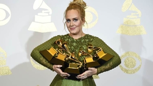 Celebra cântăreaţă ADELE a stabilit un nou record! Iată ce s-a întâmplat la Premiile Grammy