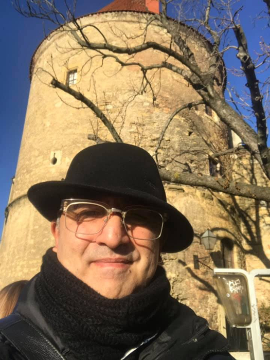 Cristian Niculescu, românul care își strigă disperarea din izolare