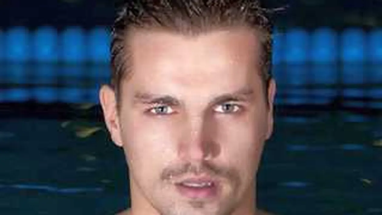 Sictir ma de aici! Luati-va singure trandafiri si bagati-vi-i in fund! Vezi ce vedeta le-a urat doamnelor asta de 8 Martie!