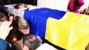 Imagini tulburătoare de la înmormântarea marii actriţe Stela Popescu! Alexandru Arşinel, distrus de durere după funeralii.
Singurele cuvinte pe care a mai putut să le spună cu lacrimi în ochi: „Trebuie să...”