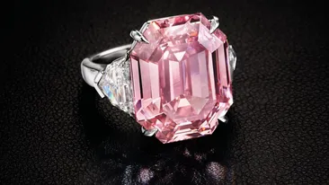 Diamantul roz ”The Pink Legacy”, scos la licitație. Este evaluat la o sumă care îți taie răsuflarea
