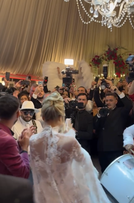 Claudia Puican rupe tăcerea după controversele legate de rochia ei de mireasă. A furat sau nu ideea altei vedete?!