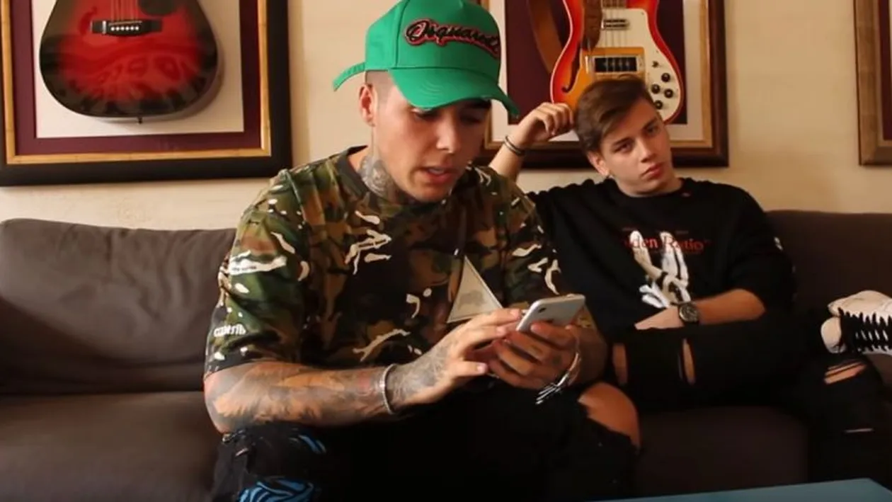 Se laudă cu mașini, ceasuri și încălțăminte scumpe, dar cu telefonul a rămas în urmă. Ce smartphone deține Lino Golden. Fanii au râs de el