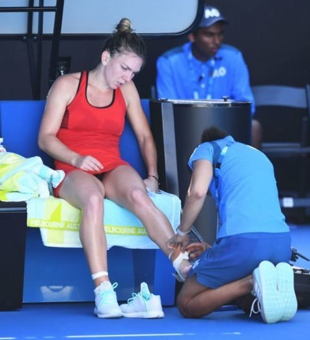 Stere Halep a rupt tăcerea. Ce spune despre accidentarea liderul WTA. “Ca să treacă durerile…”