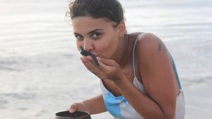 A fost mutilată de maidanezi, dar şi-a revenit! Vezi cum arată Andreea Popescu după ce s-a operat: "Le mulţumesc medicilor"