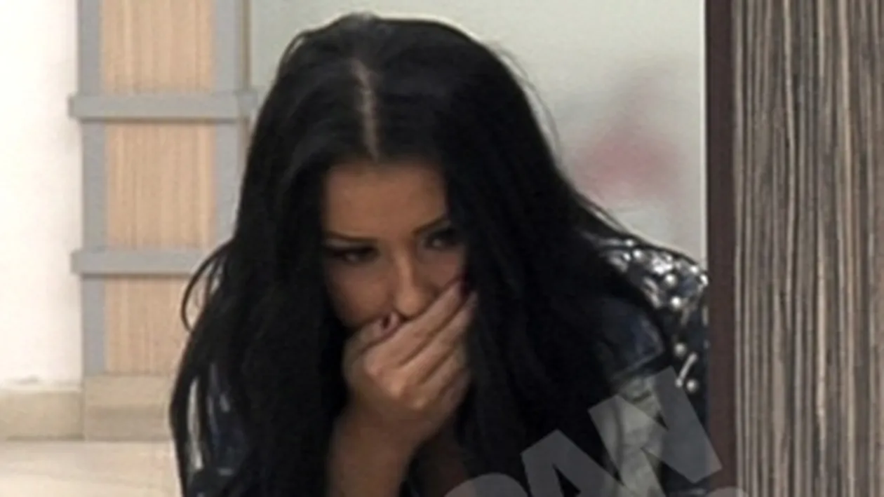 VIDEO Daniela Crudu, singura in mall si martora unui jaf de bijuterii