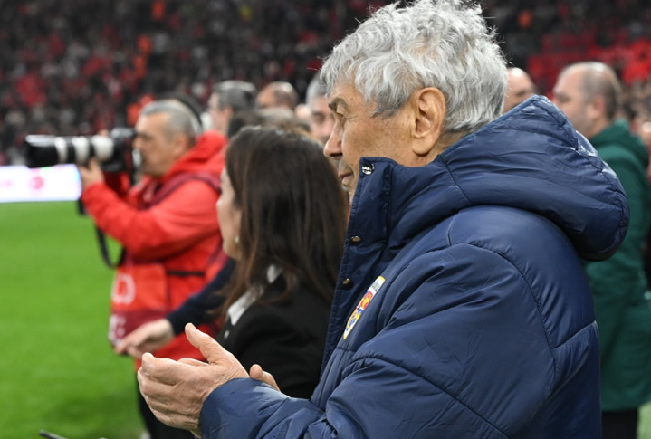 Ultima apariție publică a lui Mircea Lucescu a fost în timpul meciului Turcia - România, disputat la Istanbul pe 26 martie 2025/ sursă foto: social media