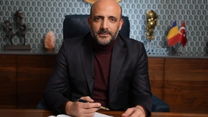 Efect alarmant după vindecarea de COVID-19. Părul începe să cadă, la 58 de zile de la contractarea virusului. Ce este de făcut?