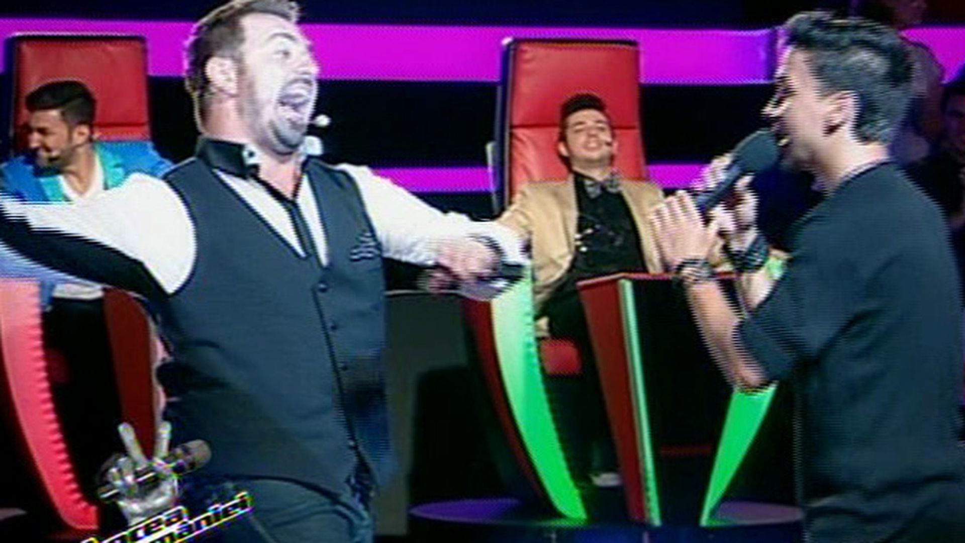 VEZI pentru cine s-a intors Brenciu in mai putin de 10 secunde! A cantat cu el o melodie in duet