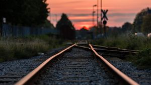 Mai ceva ca în filmele de groază! Doi bărbați au fost omorâți de tren în timp ce își plângeau fratele ucis în același loc, tot de un tren