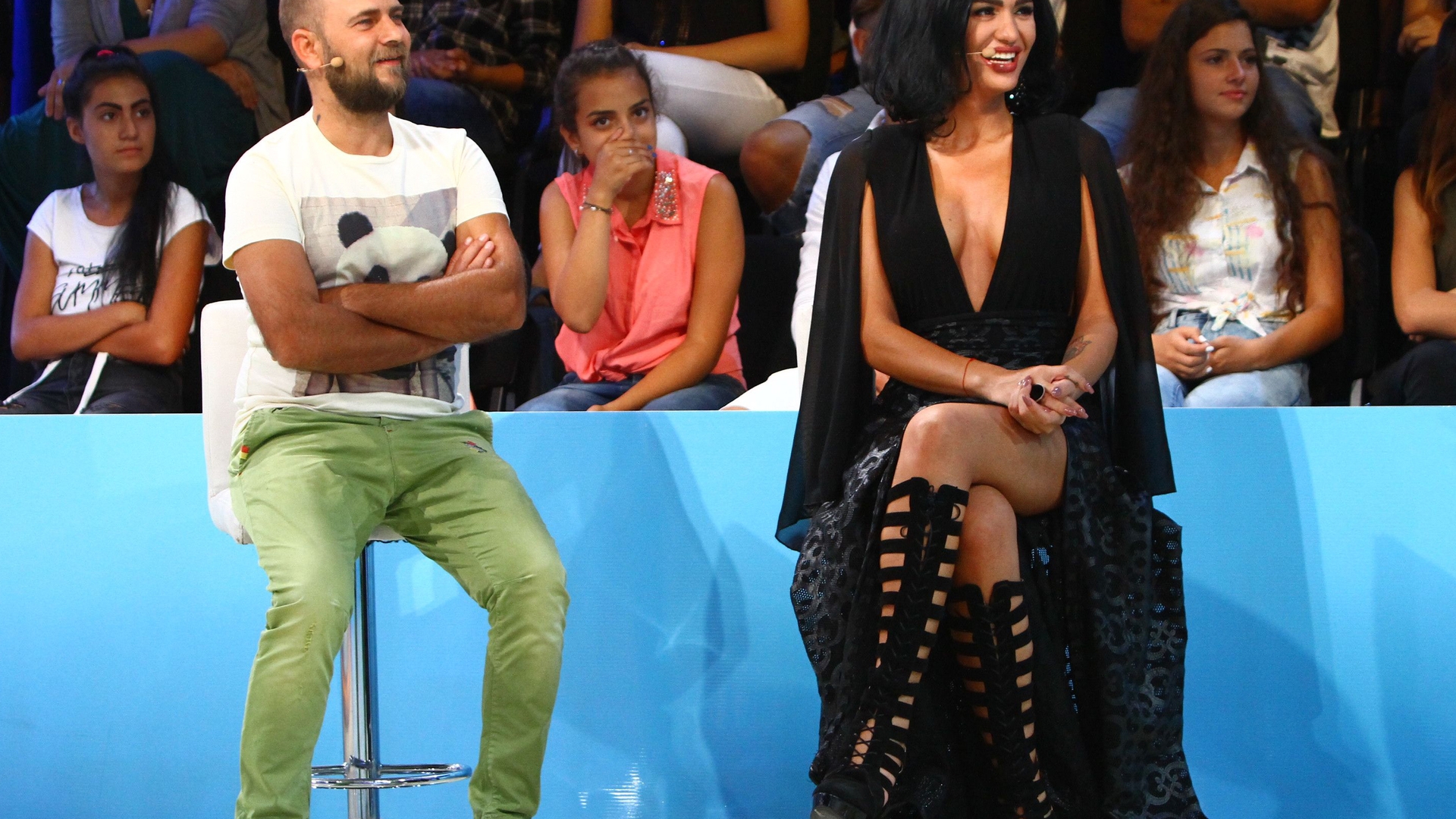 S-a întâmplat într-o emisiune TV! Lui COSMIN SELEŞI i s-a făcut rău după ce-a făcut o acrobaţie în aer. A urcat în avion şi...