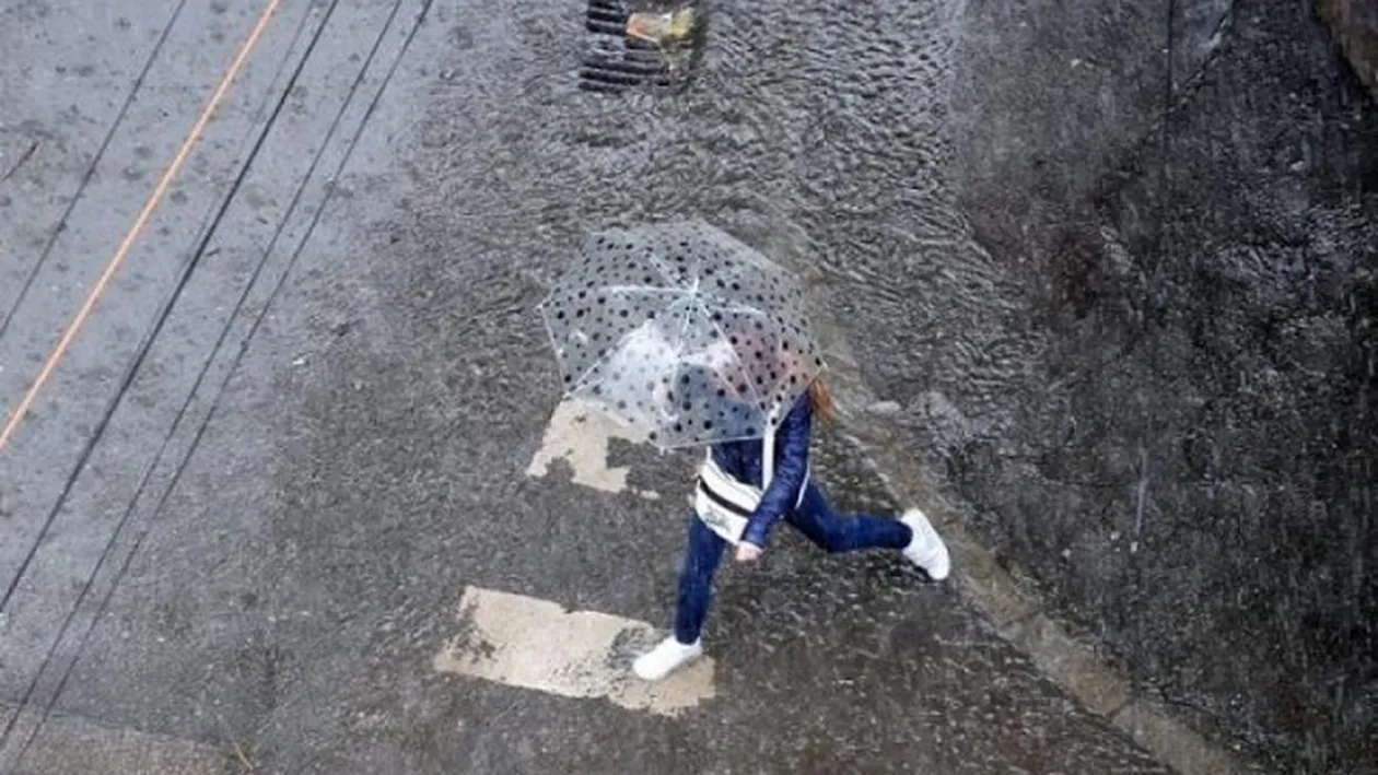 Au fost anunţate ploi torenţiale, grindină şi vijelii pentru această duminică!