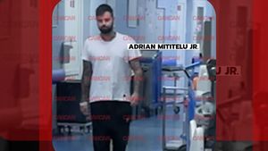 Primele & singurele imagini cu Mititelu Jr., după ce s-a intoxicat cu medicamente! E bine-mersi!