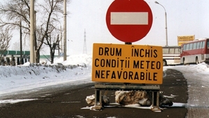 Iarna şi-a intrat în drepturi! 21 de drumuri naţionale din 11 judeţe sunt acoperite de zăpadă
