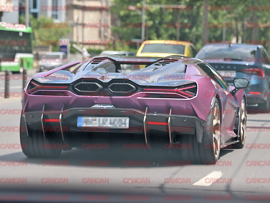 Lamborghini Revuelto