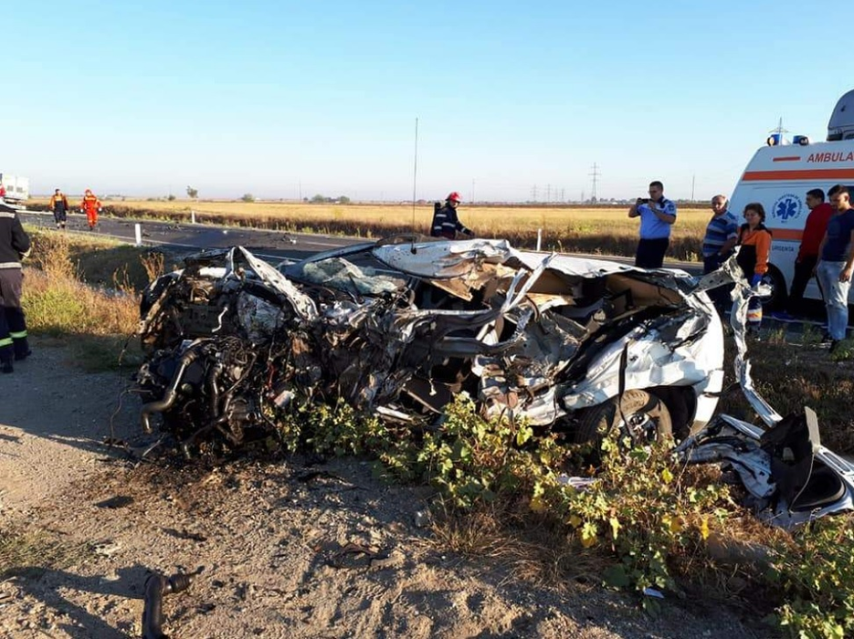 El este tânărul care a intrat cu 160 km/h într-un TIR! Se căsătorise în urmă cu două săptămâni