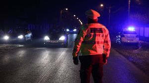 Petrecere cu peste 100 de invitați, spartă de polițiști lângă Iași. În interior s-ar fi găsit și substanțe interzise