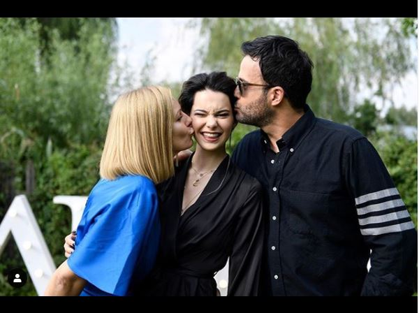 Mihai Gâdea, surpriză în public pentru soția lui după ce i-a făcut o petrecere frumoasă fiicei sale, Maisha Karina, cu ocazia majoratului