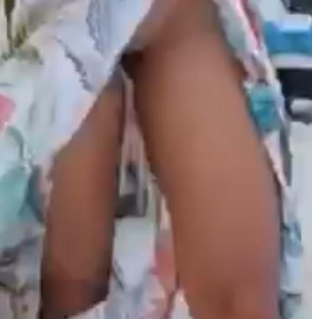 Lora, gafă incredibilă! A vrut să facă un filmuleț pentru fani, însă i s-a văzut totul în imagini! Rochia i-a fost luată de vânt, iar zona intimă…