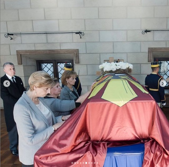 Slujba de înmormântare pentru Regina-mamă Elena, la Catedrala istorică Regală din Curtea de Argeş