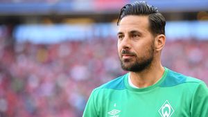 Claudio Pizarro se retrage din fotbal la 41 de ani