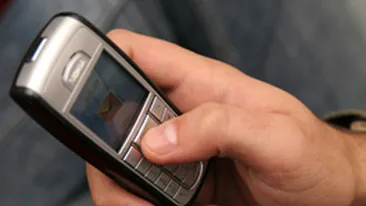 Linie directa cu exteriorul. Mii de telefoane mobile au fost introduse in puscariile din Romania